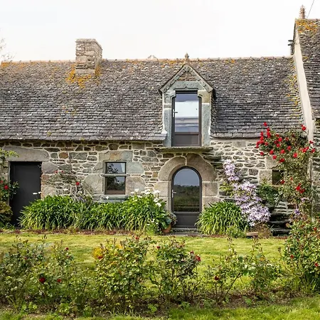 Magnifique Longere Bretonne. Holiday home Lanmeur